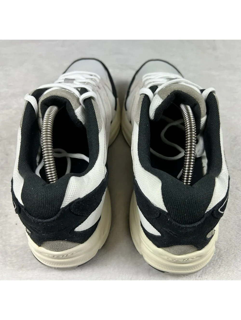 Saucony Ride Millennium Men’s Running Shoes Size 10 White Black Suede Sneakers